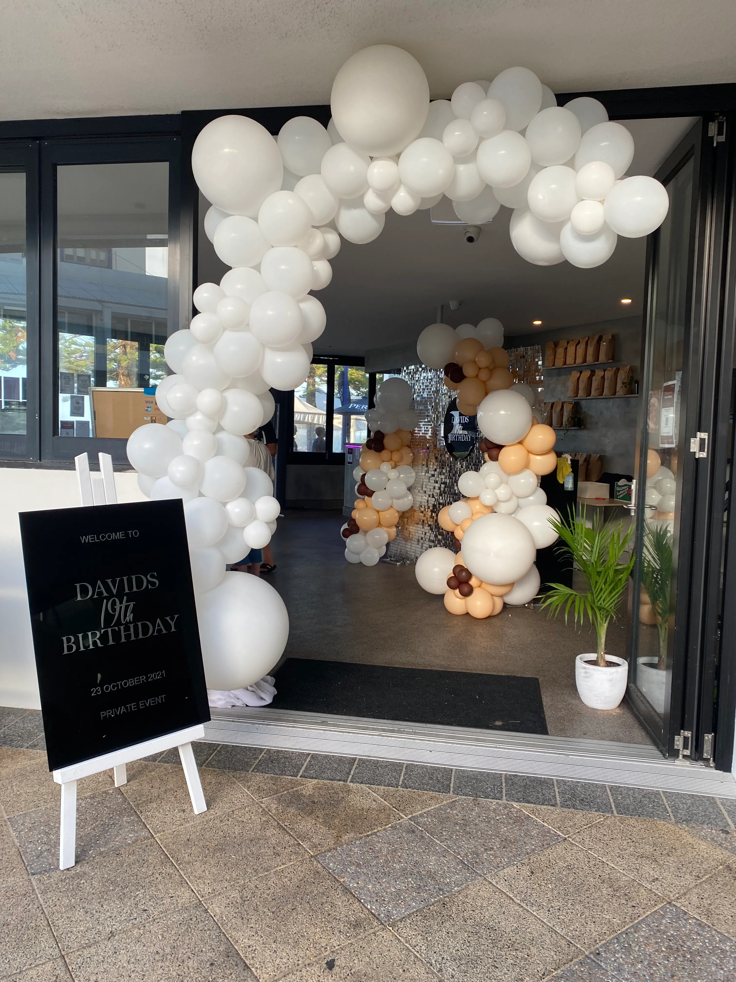 5m Balloon Garland - Inflated   