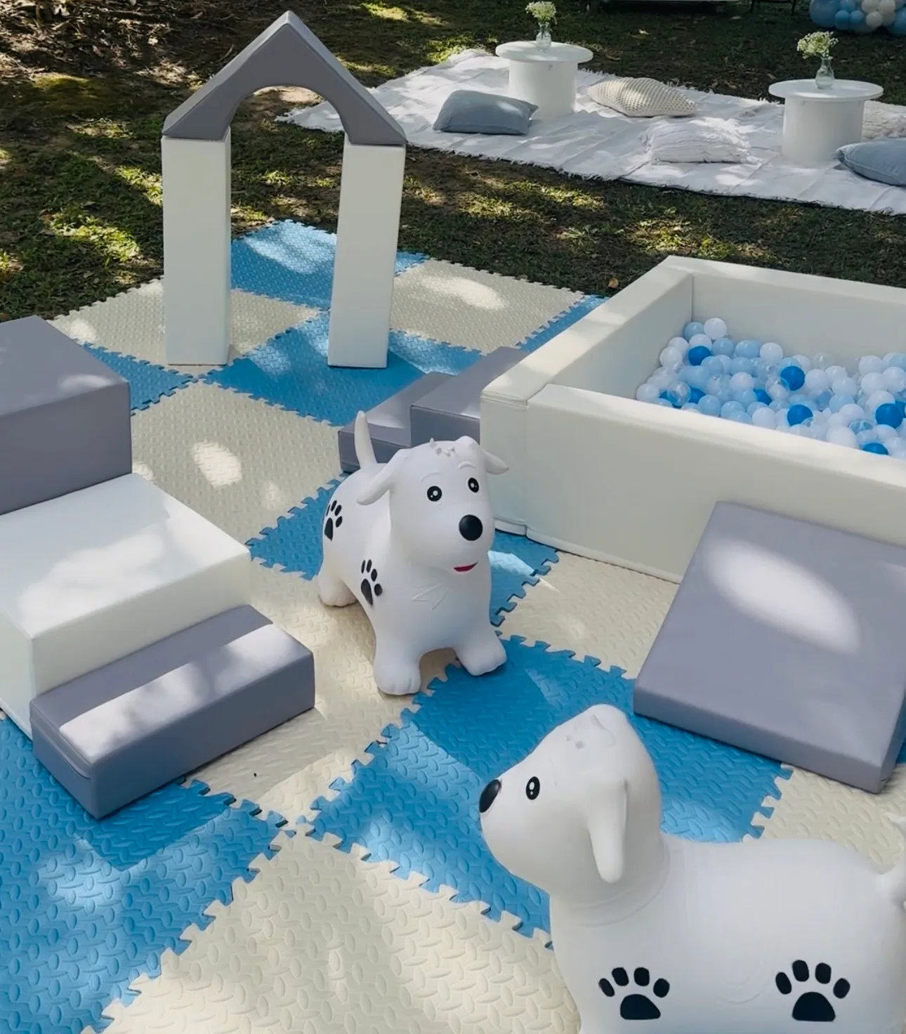 White & Grey Soft Play   