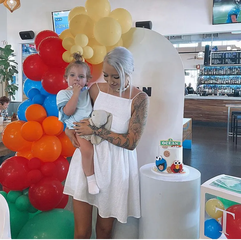 Arch Party Set: Balloons, Blocks & Plinth