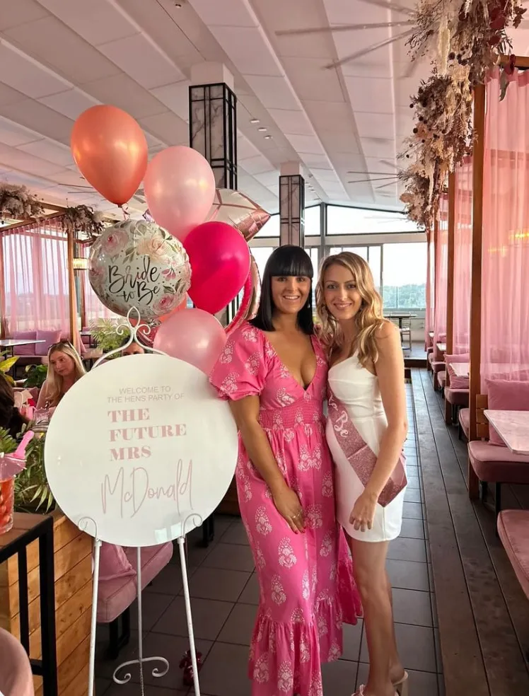 Circular Custom Sign & Easel 