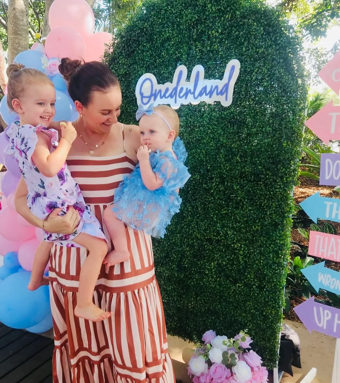 Custom Themed Arch Backdrop & Sign 