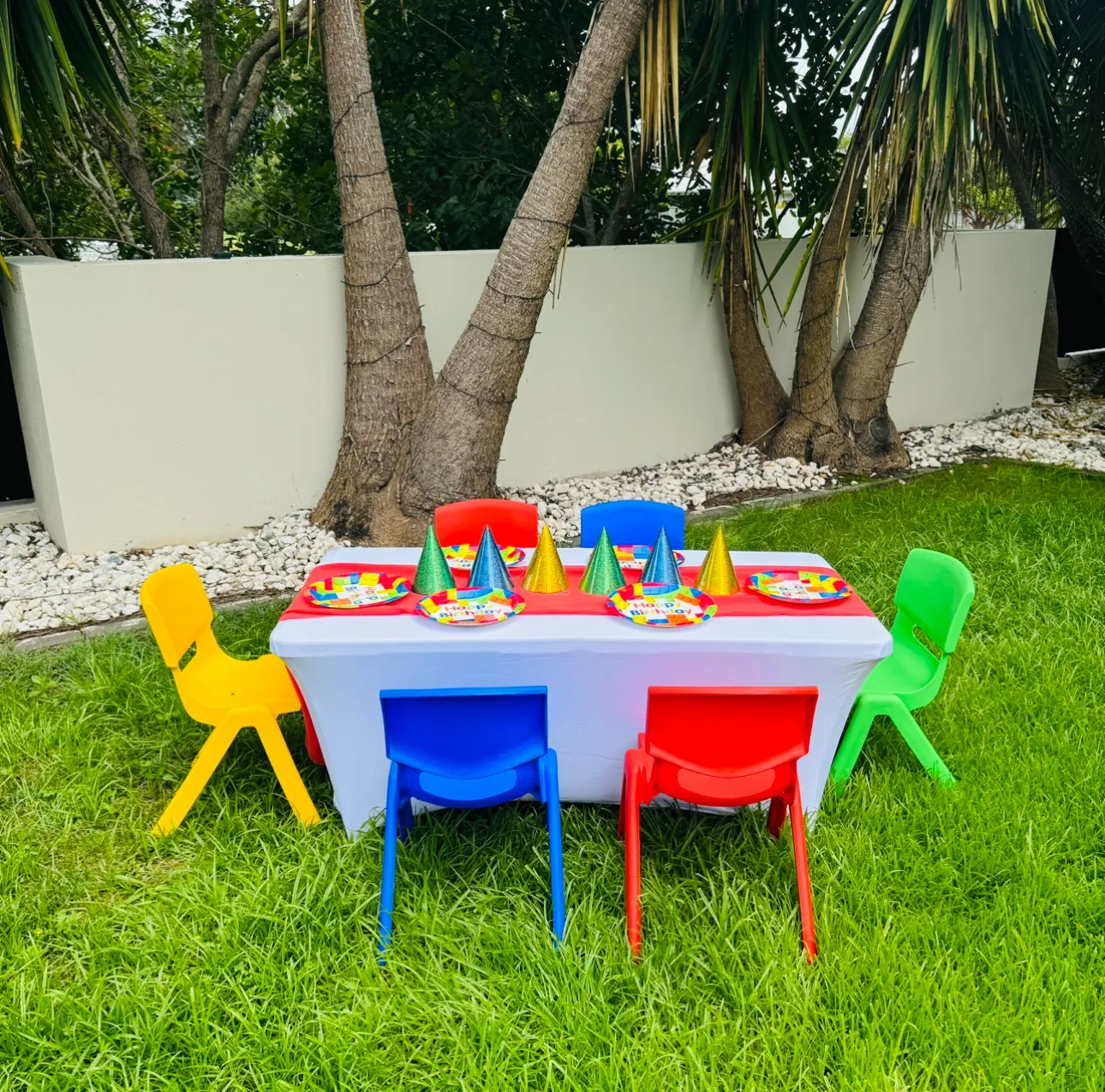 Kids Table & Chairs: Multicoloured