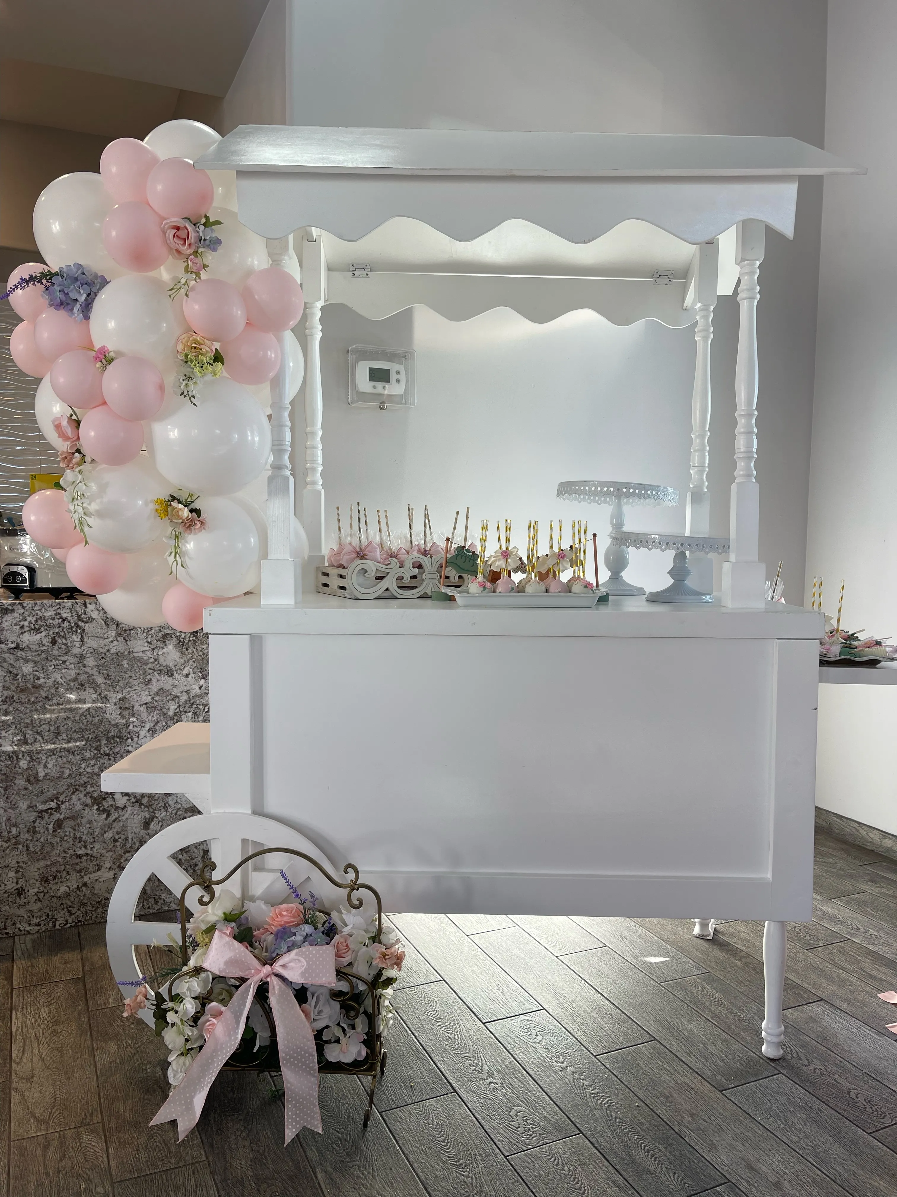 Dlux Dessert Cart