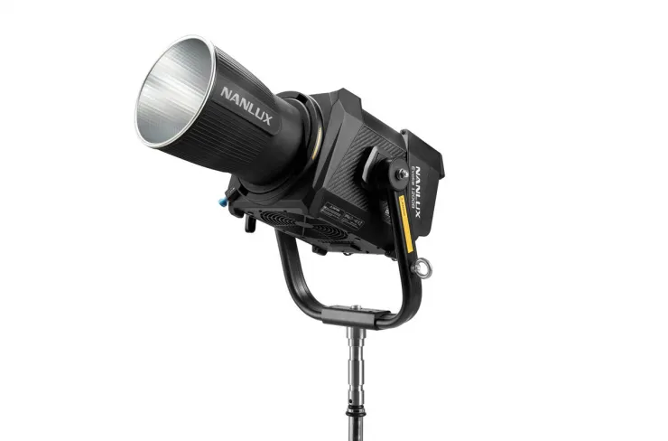 Nanlux Evoke 2400B