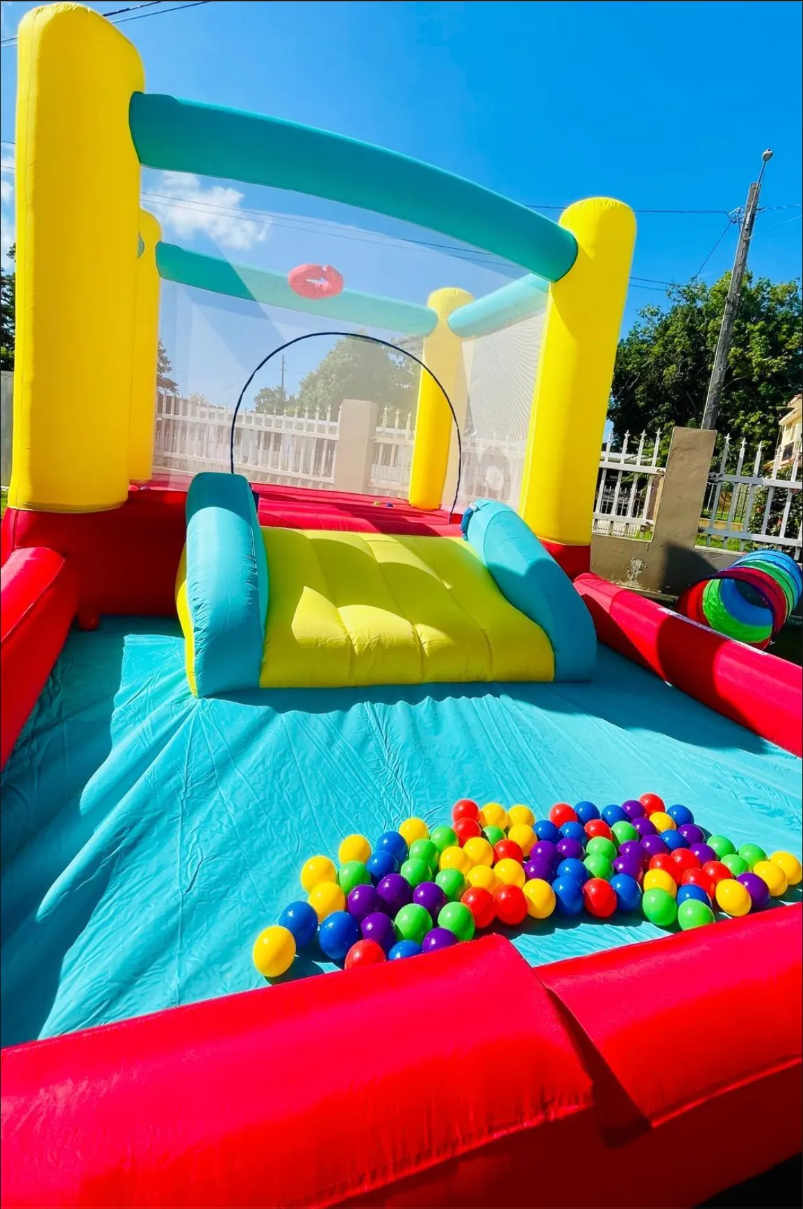 Casa de Brincos de colores