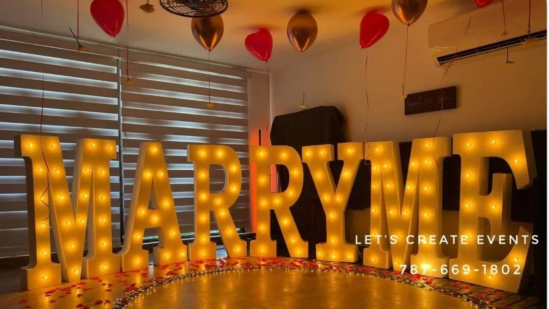 Letras iluminadas " Marry Me " 