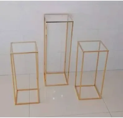 Mesa de Bizcocho CUBO ORO / GOLD 