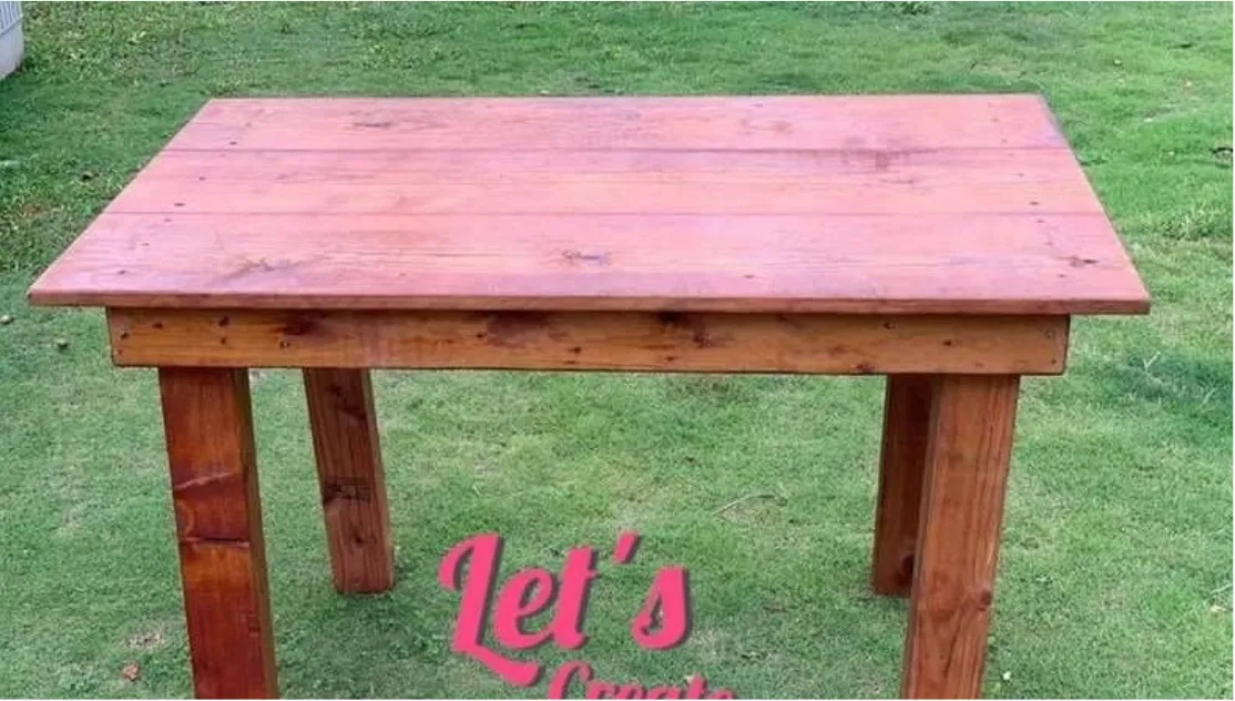 Mesa Rústica de Novios 4'