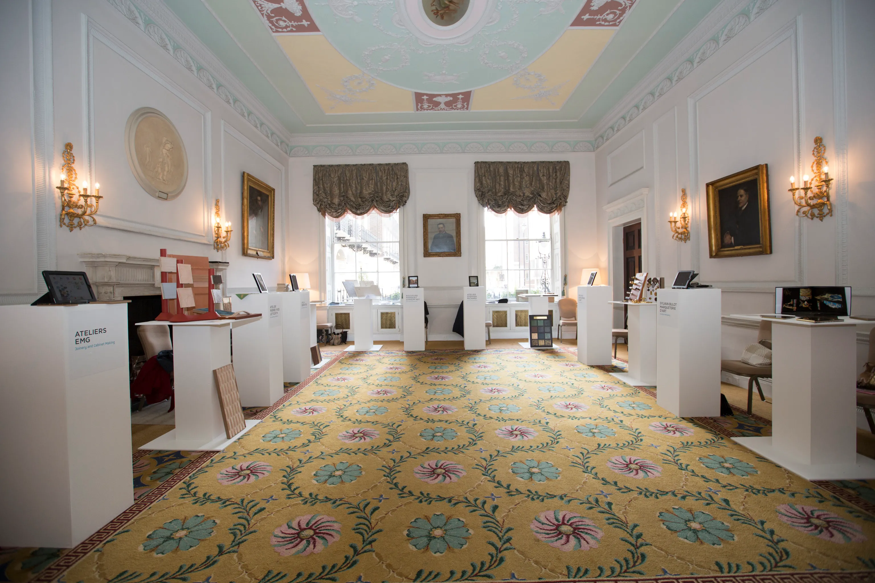 Tables & Display Plinths 