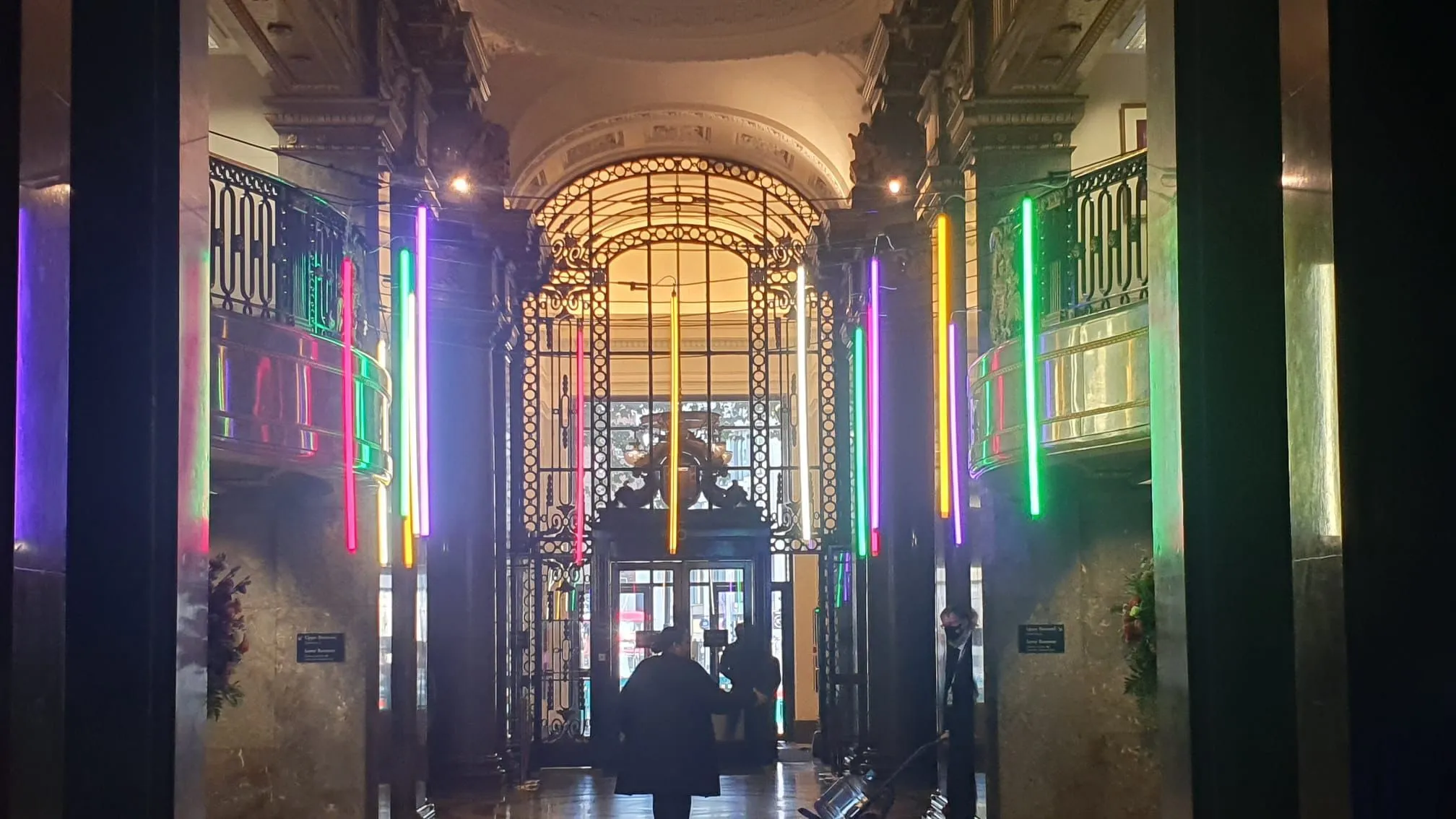 Neon tube light - Yellow