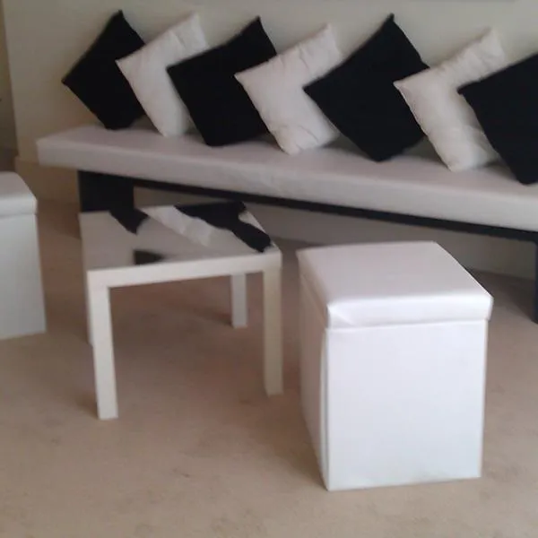 Banquette Seat - White or black