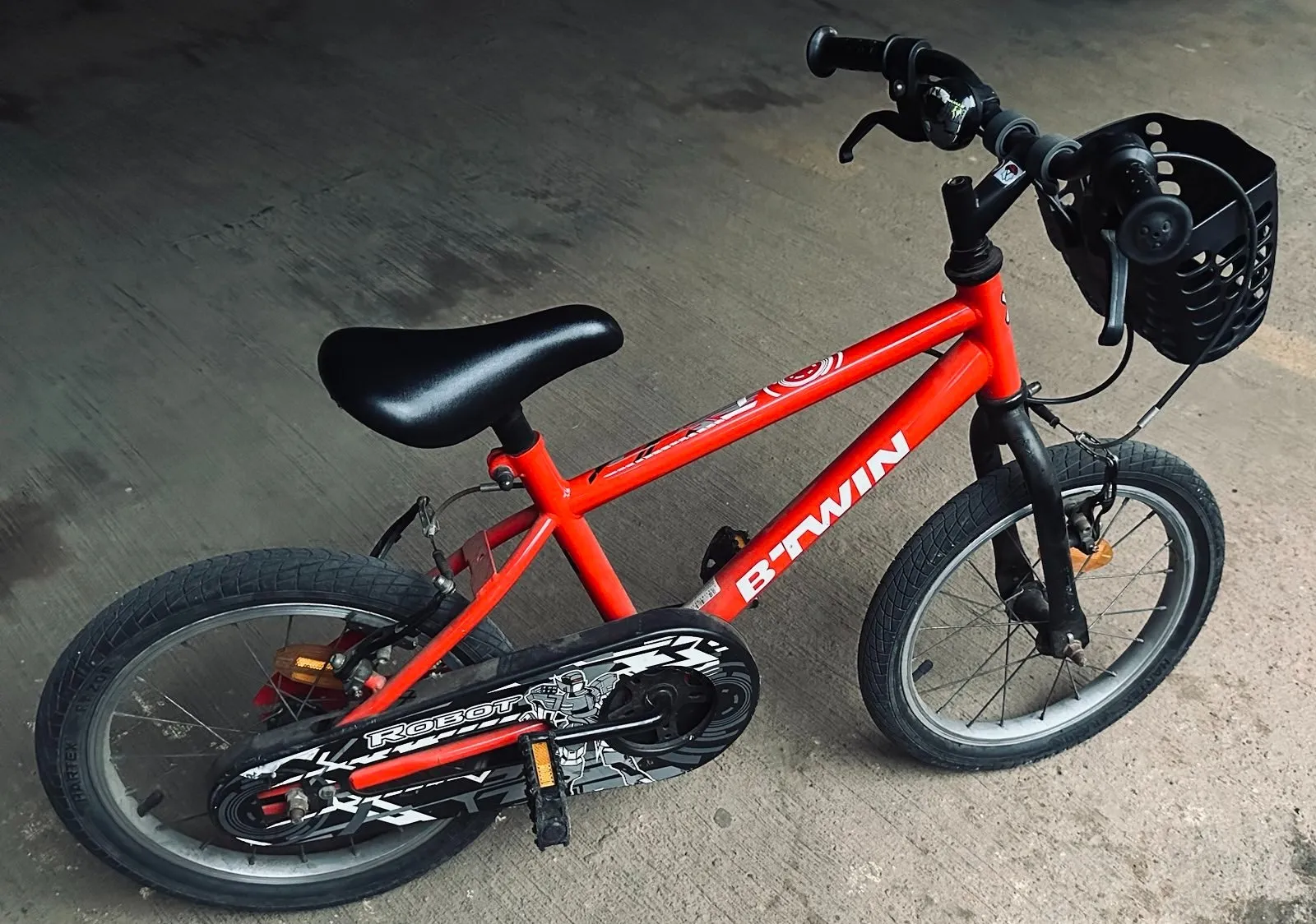 RED KIDS CYCLE WITH SIDEWHEEL