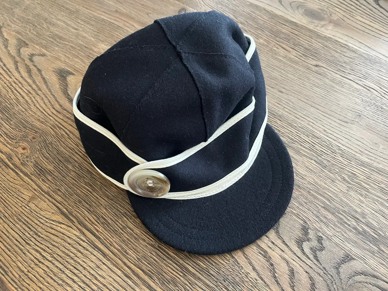 Traditional Womens Hat with Large Button Detail