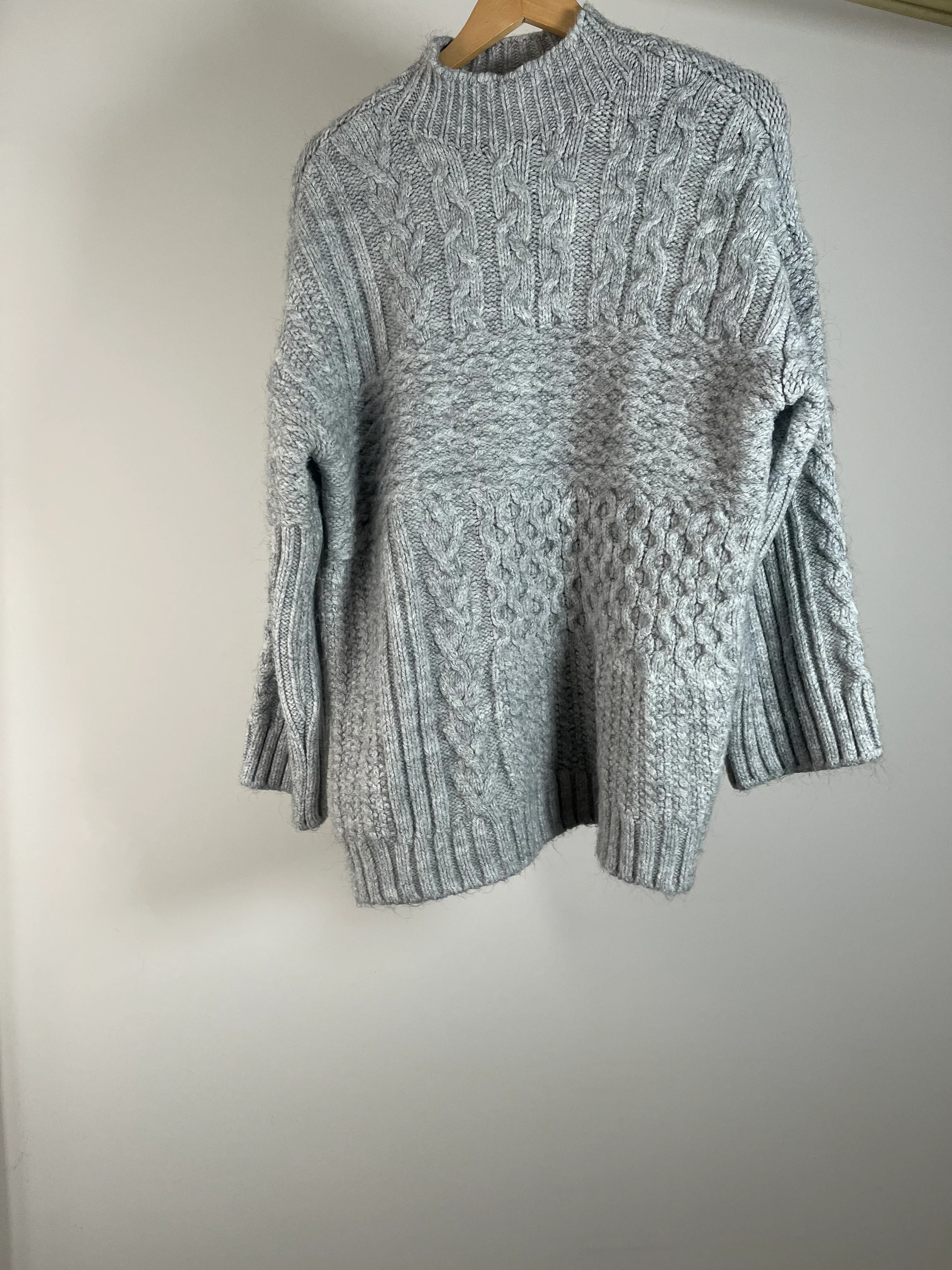 Womens Grey Oversize Knit Sweater - M