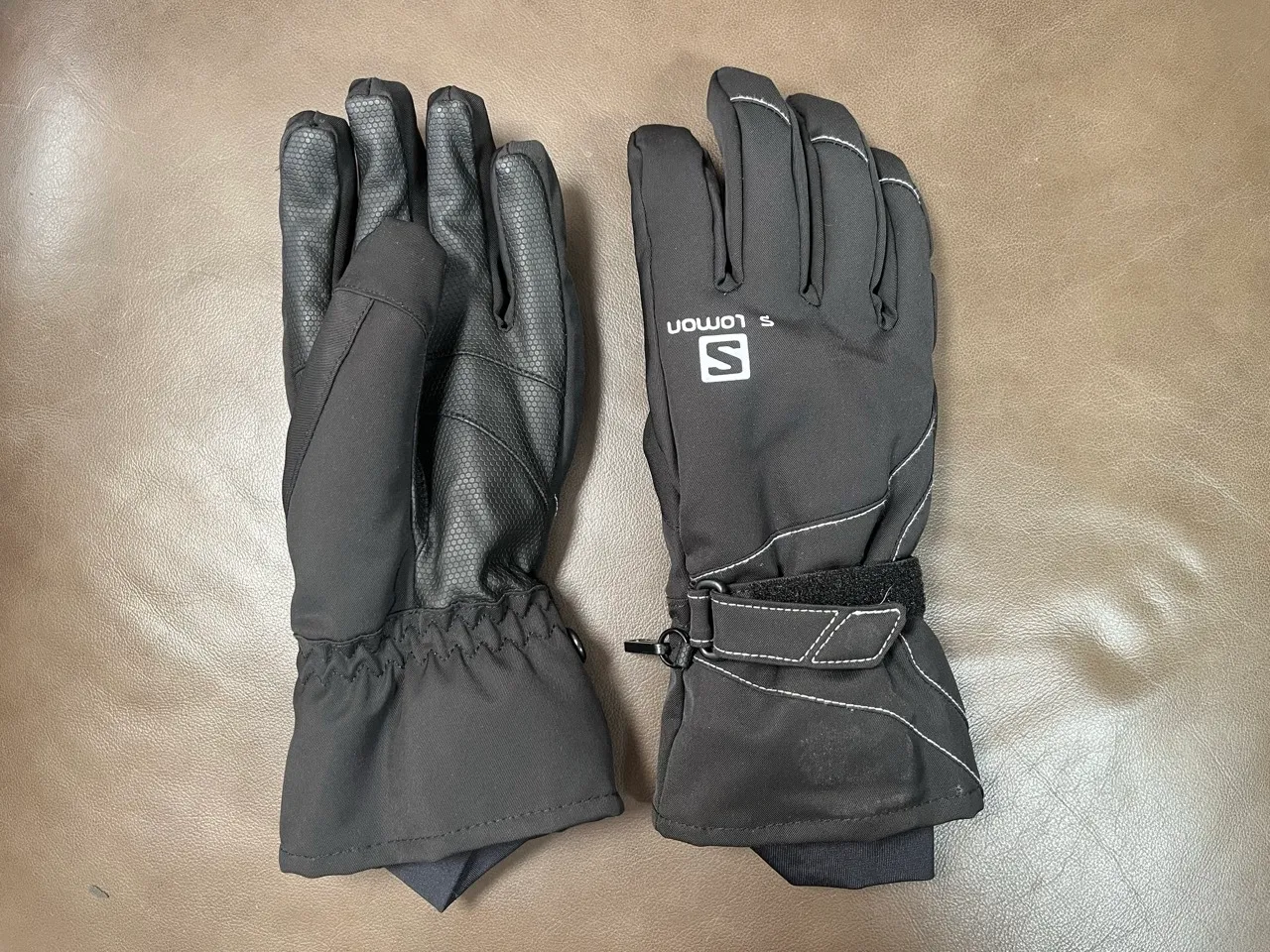 Black Ski Gloves - M
