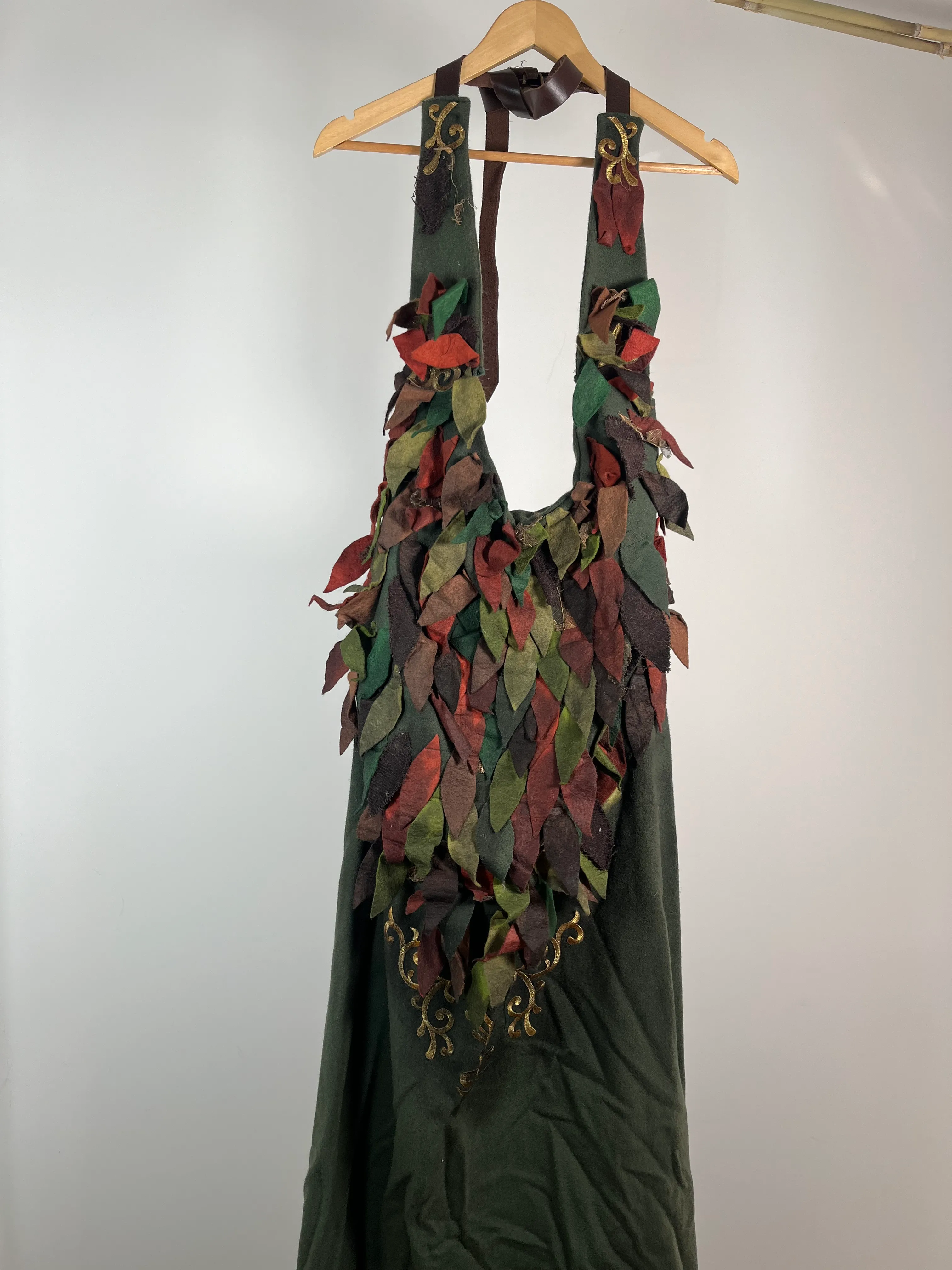 Green Shoulder Cloak with Leaf Detail