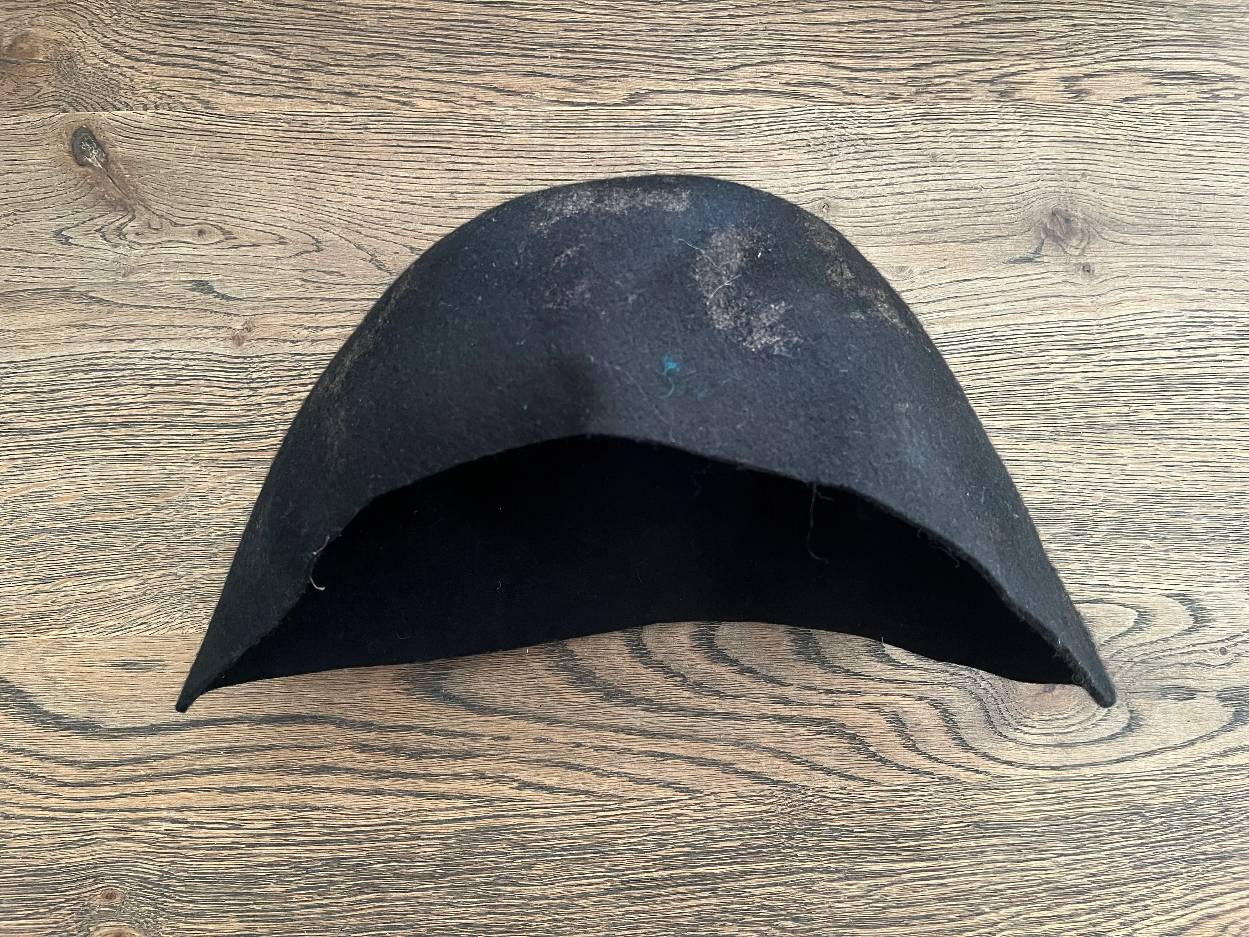 Black Felt Peasant Cap