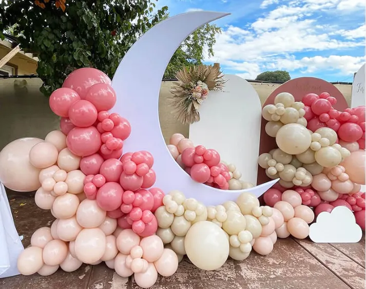 6.5ft Metal Crescent Moon Stand 