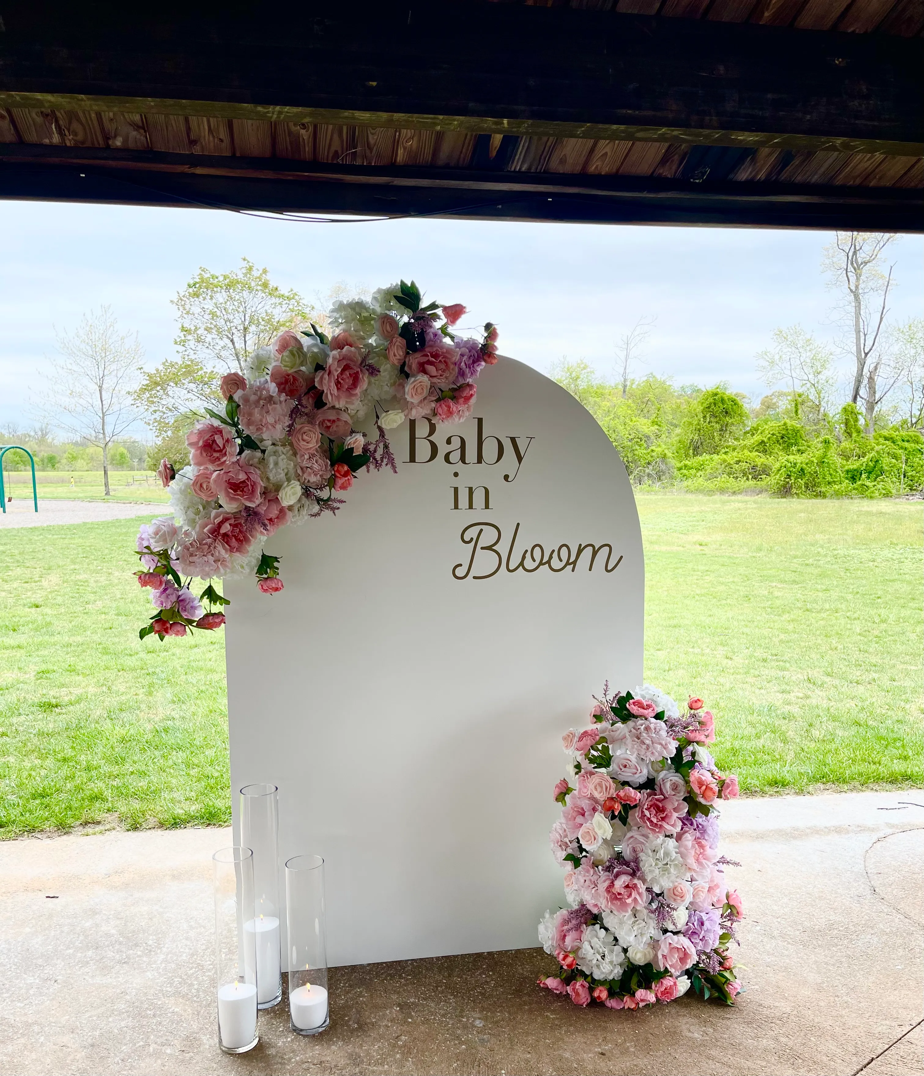 Arch Wall Wood Backdrop - White 5.5ft T x 4ft W 