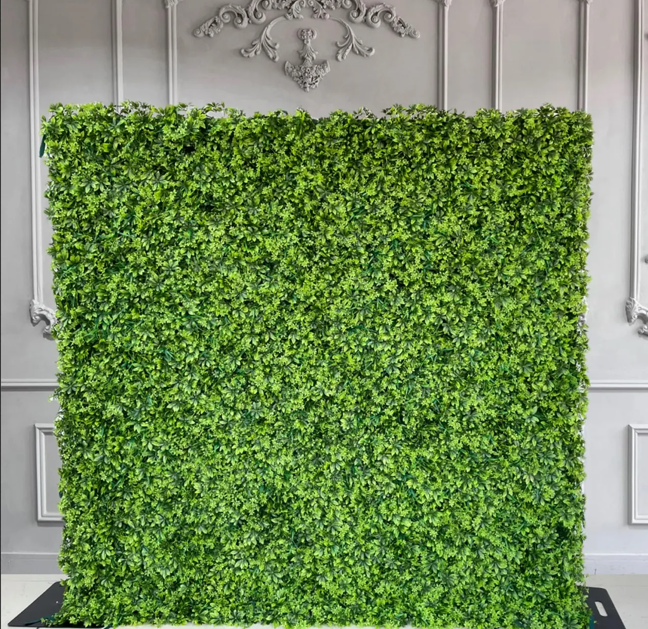 Lux Grass Wall 8ft x 8ft