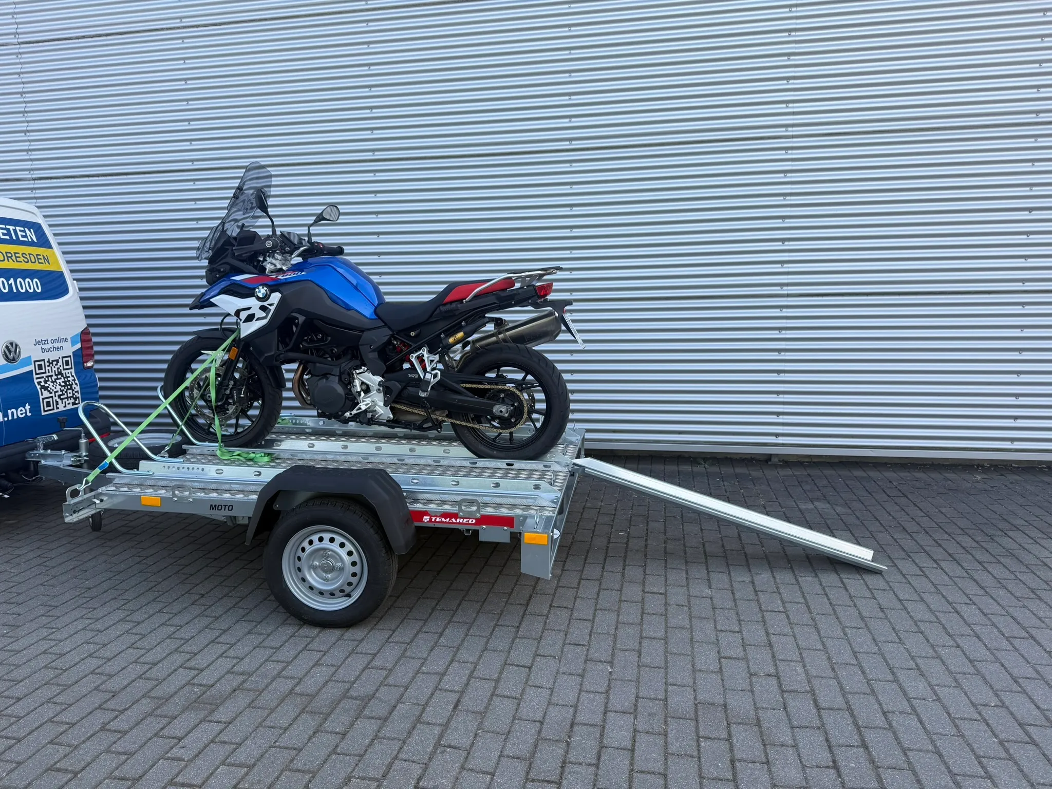 Motorradanhänger 750 kg - für 3 Motorräder