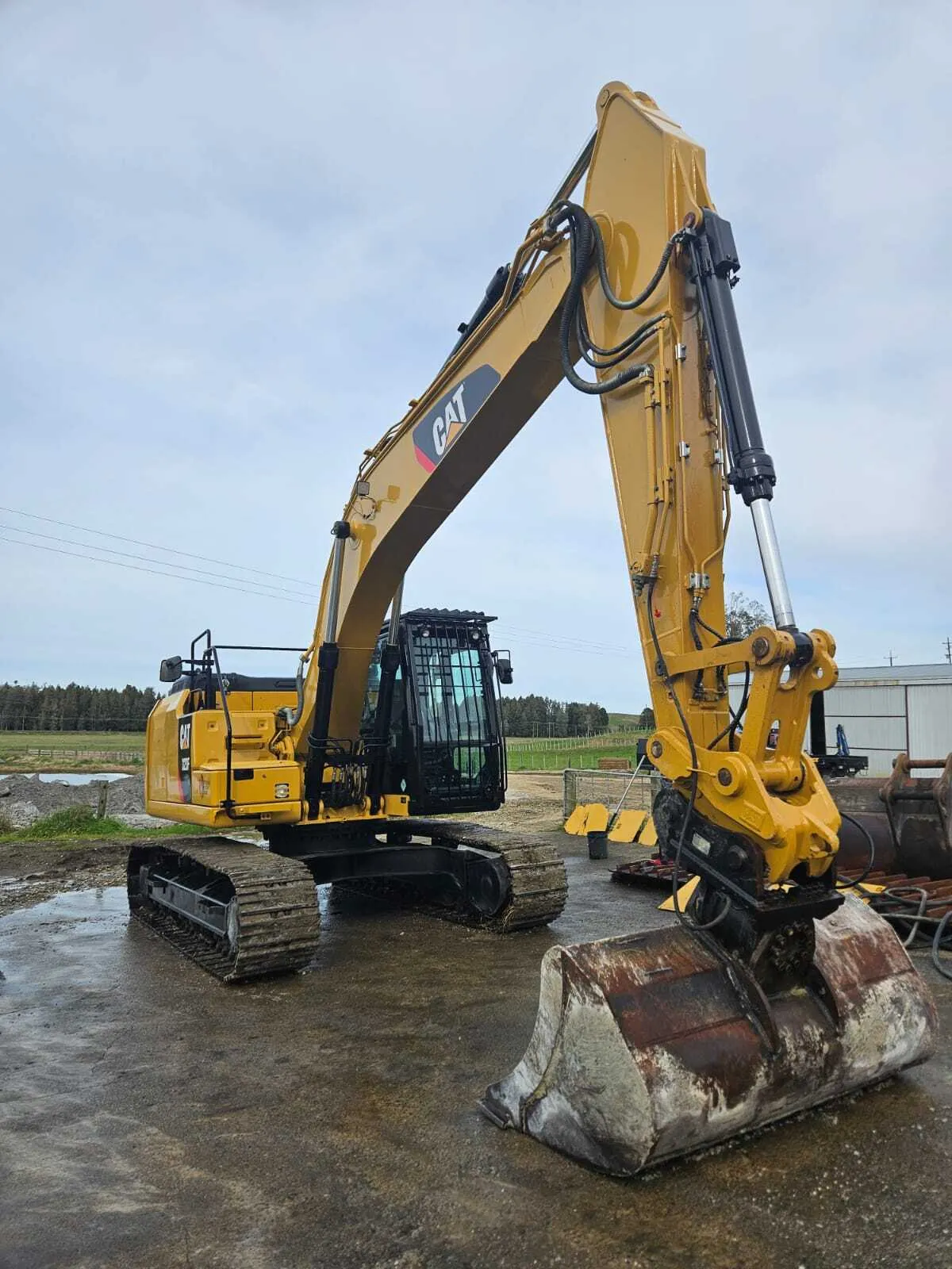 Cat 323F