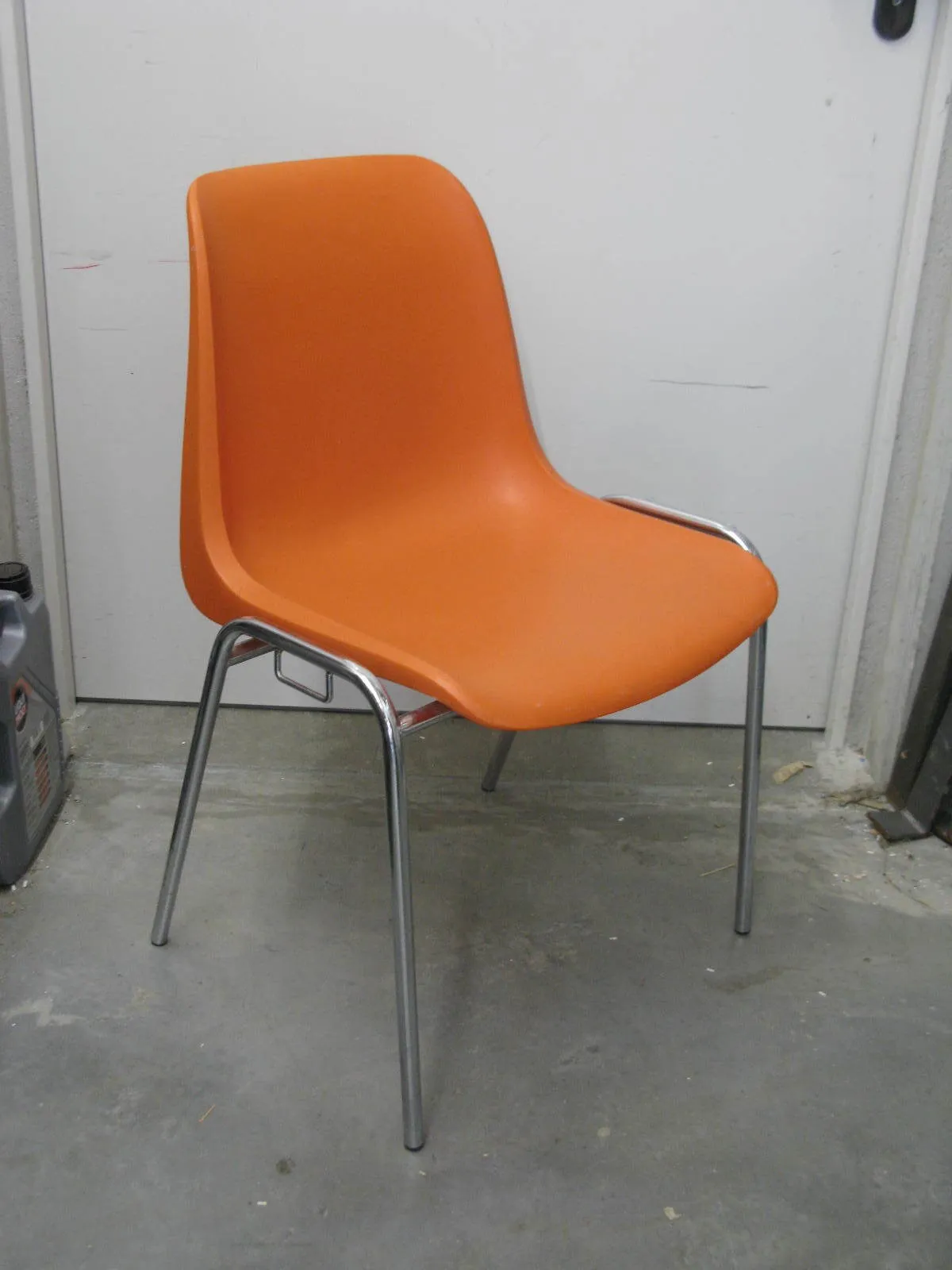Stuhl Stapelstuhl orange Interstuhl Hechingen