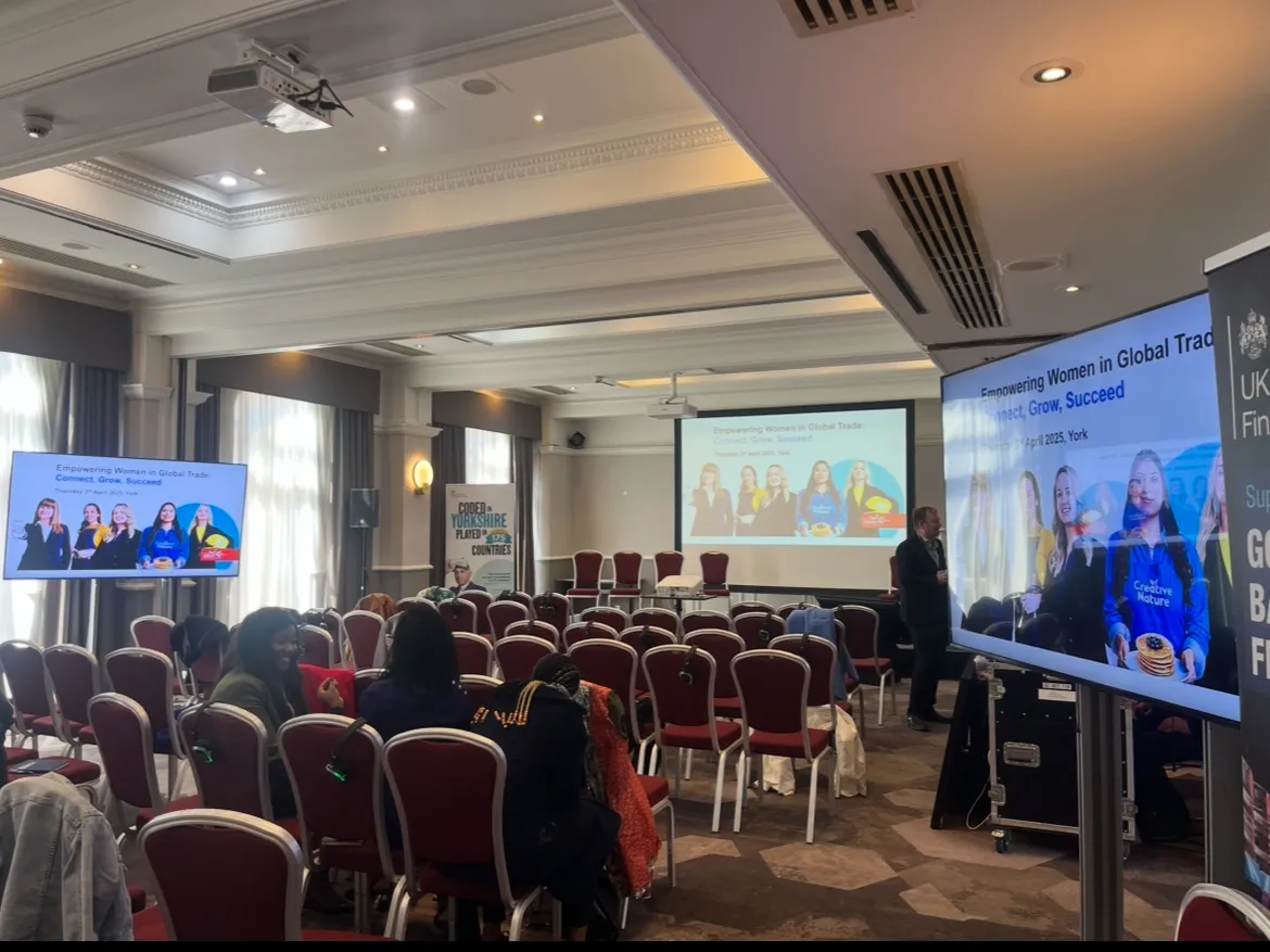 Full Basic Conference AV Package with Technician -  4 Wireless Microphones, Lectern, Projector, Screen, Comfort monitor