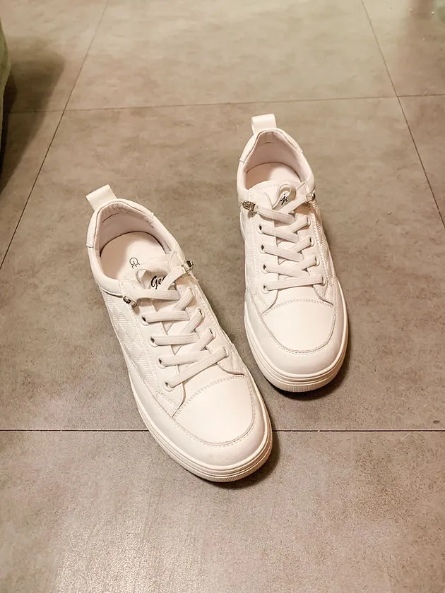 全白 Platform 鞋 (Size 35)