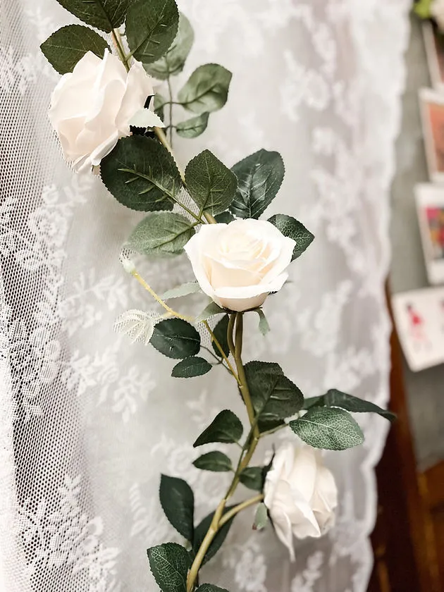 白色玫瑰花串 1 條