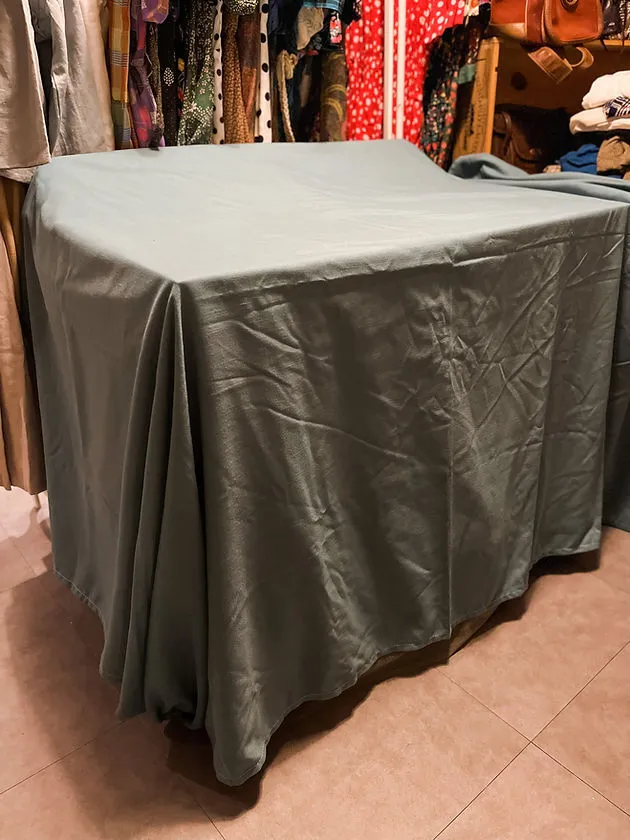 湖水綠色餐枱布