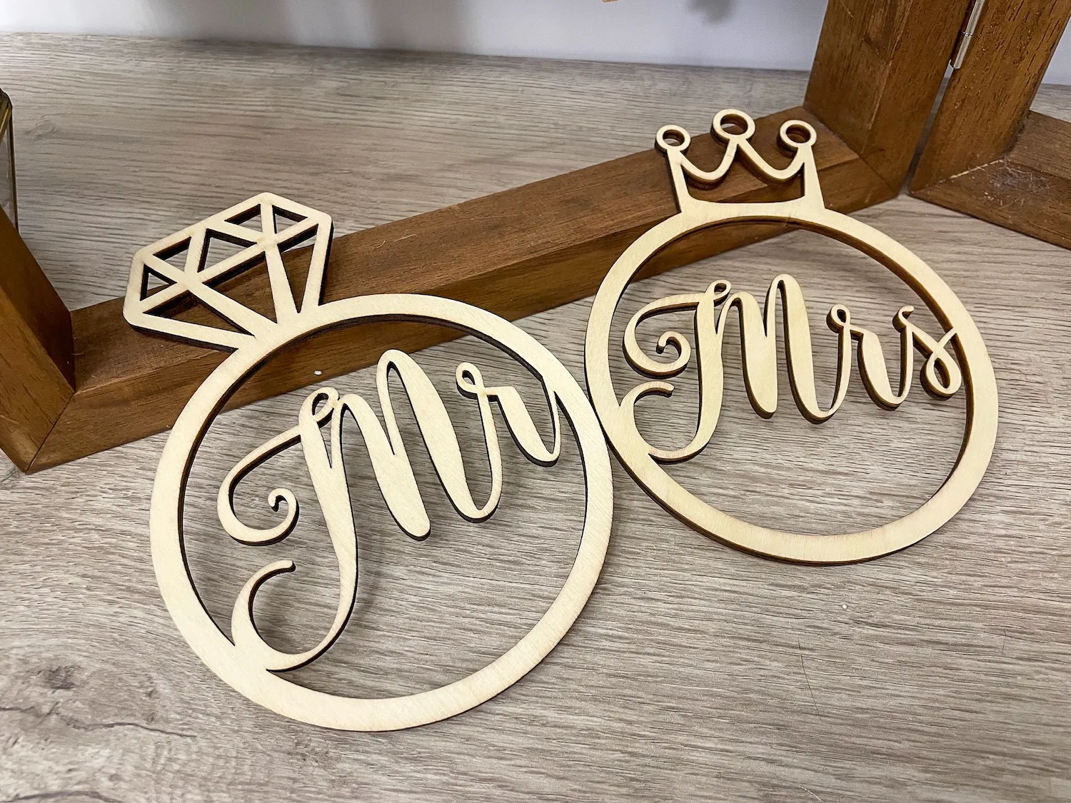 Mr & Mrs 戒指木牌