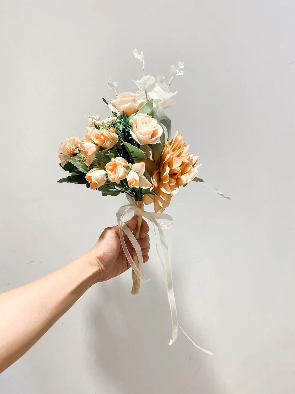 姊妹手捧絲花束 05 (3)