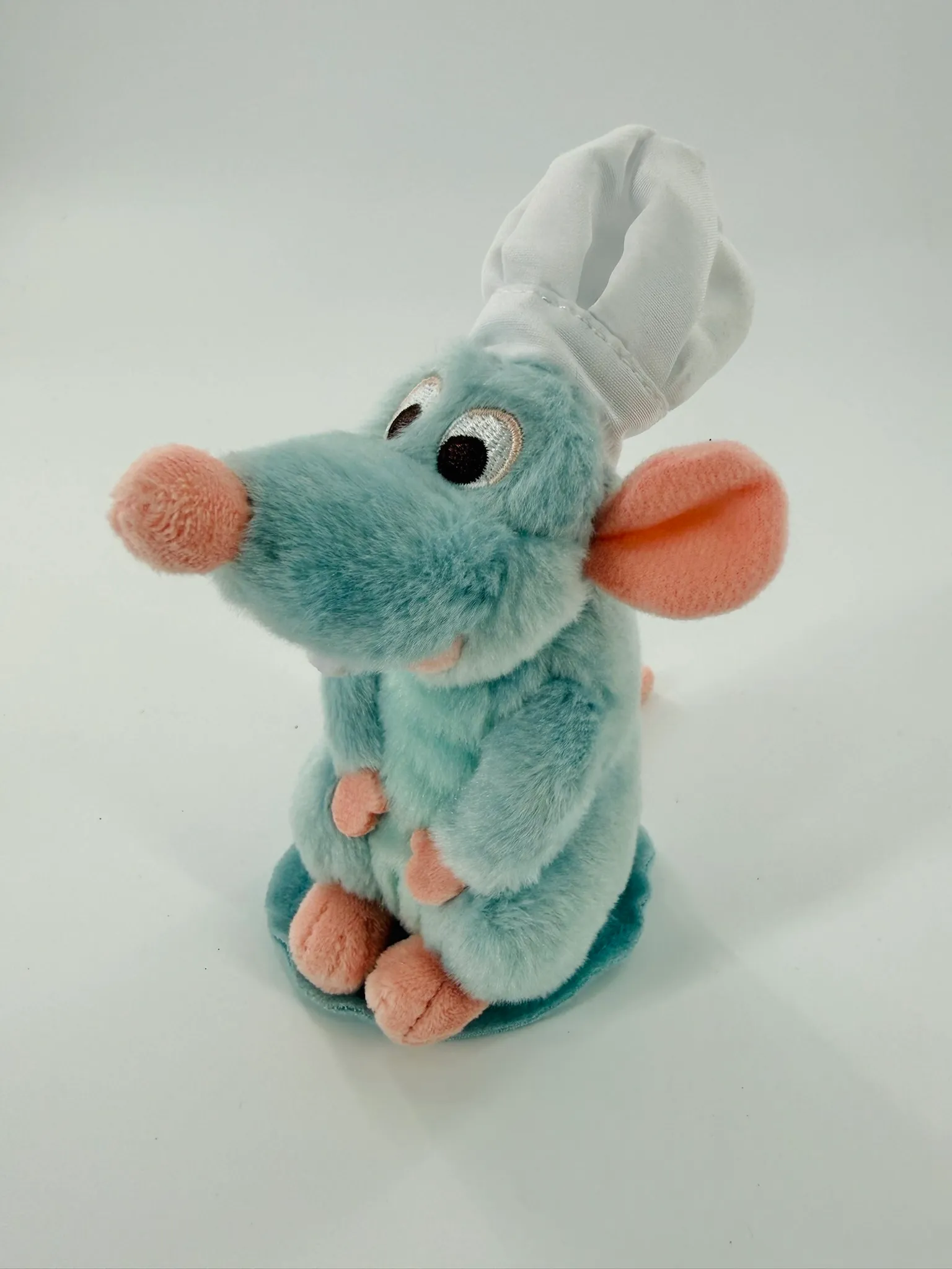 Remy Magnetic Shoulder Plush