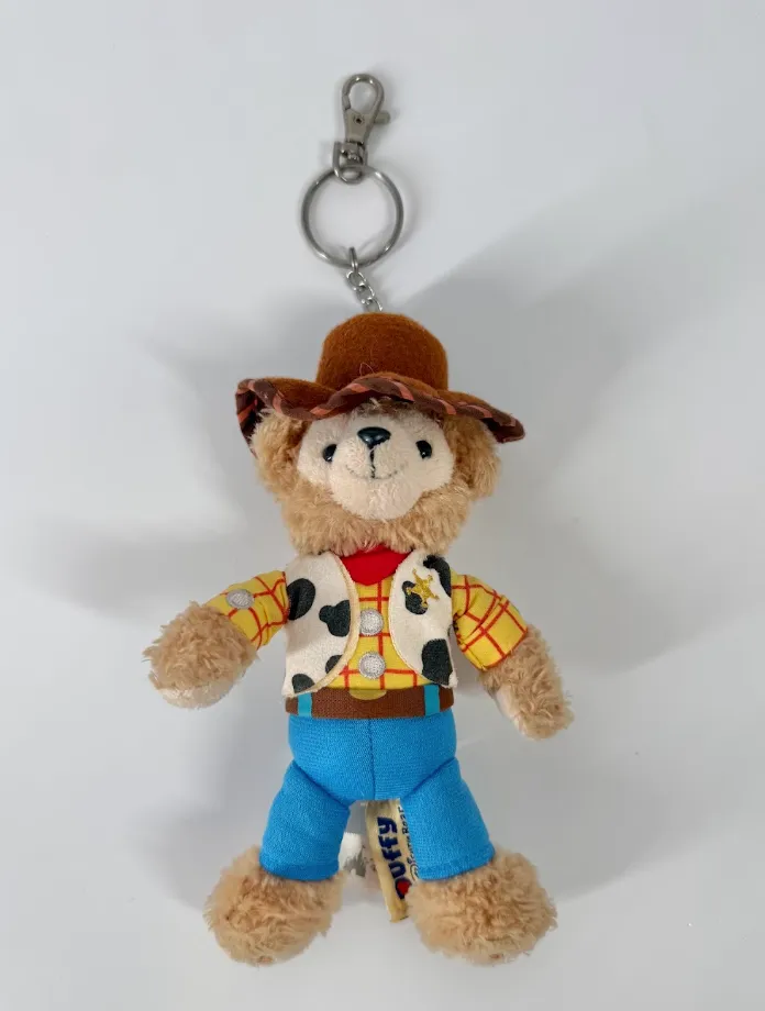 Duffy dressed as Woody - Hong Kong Disneyland 