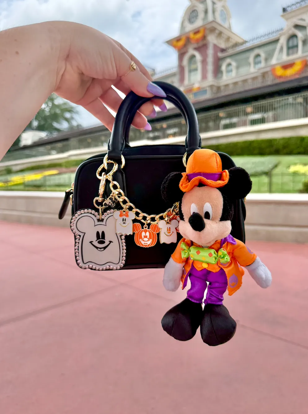 Ghosty Bag Charm - Hidden Mickey Treasures