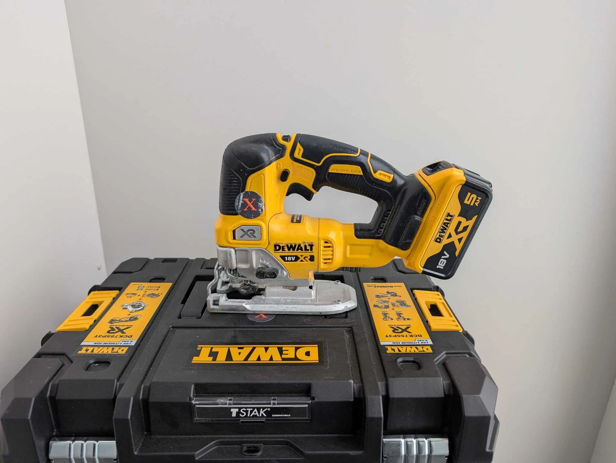 DeWALT DCS334 Decoupeerzaag 