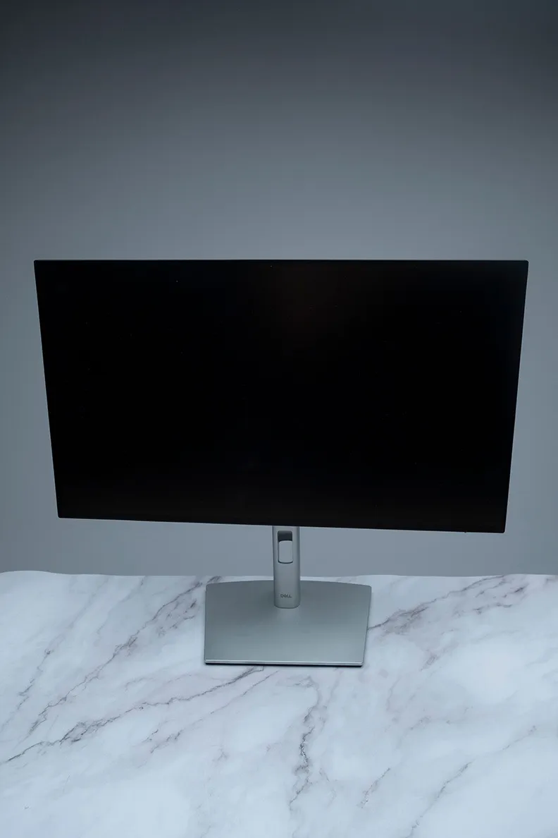 Tietokoneen näyttö 24"