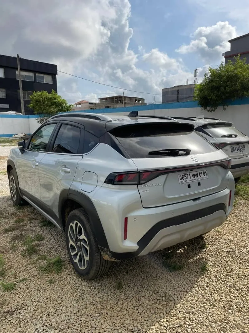SUZUKI FRONX GREY