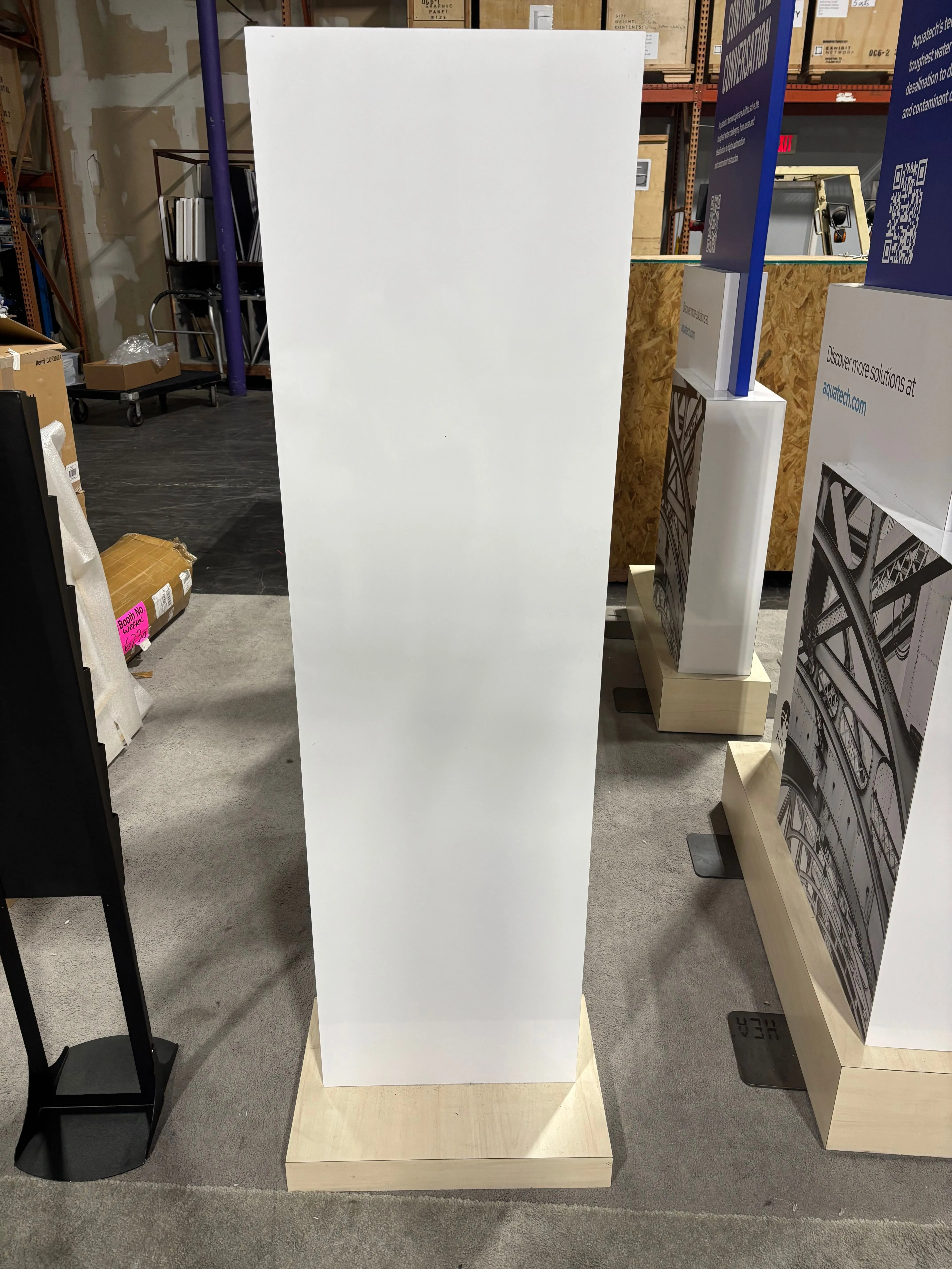 White Kiosk