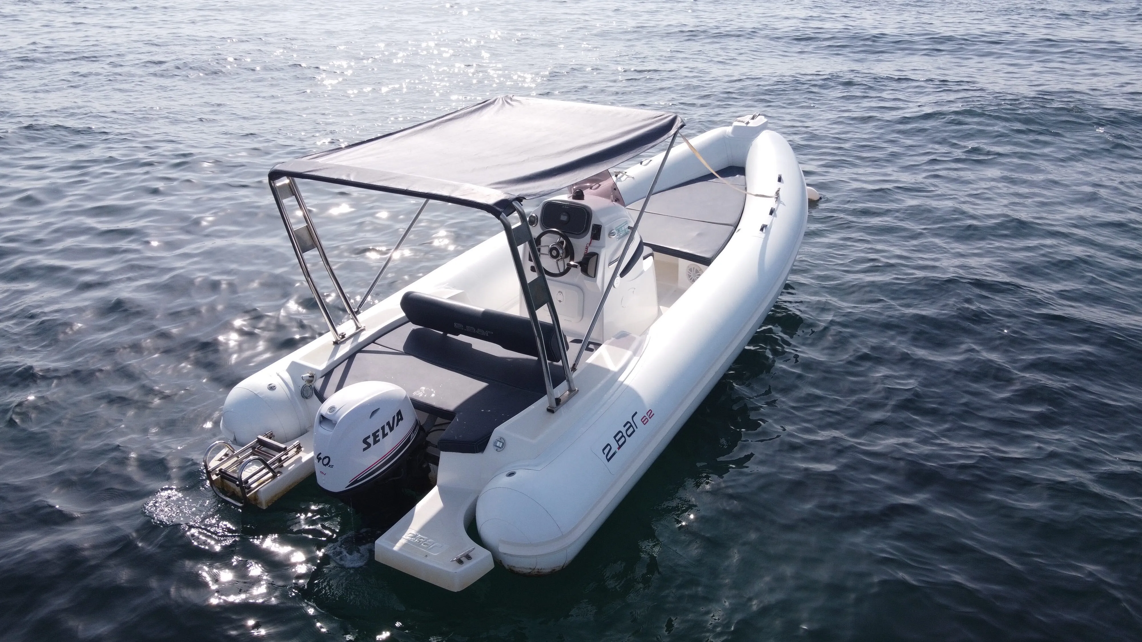 9 620 2BAR (Ice White – Tappezzeria Blu)