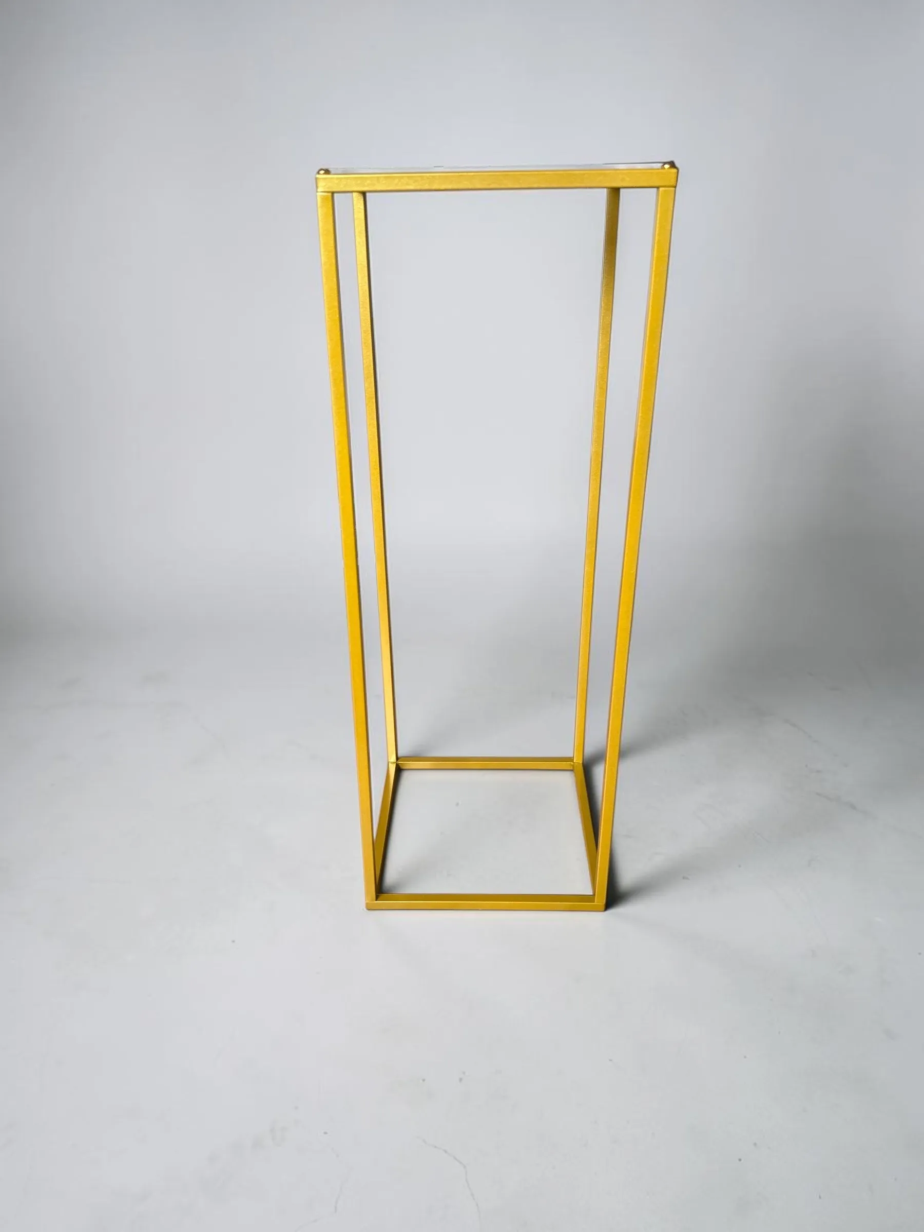 2ft Tall Harlow Stand