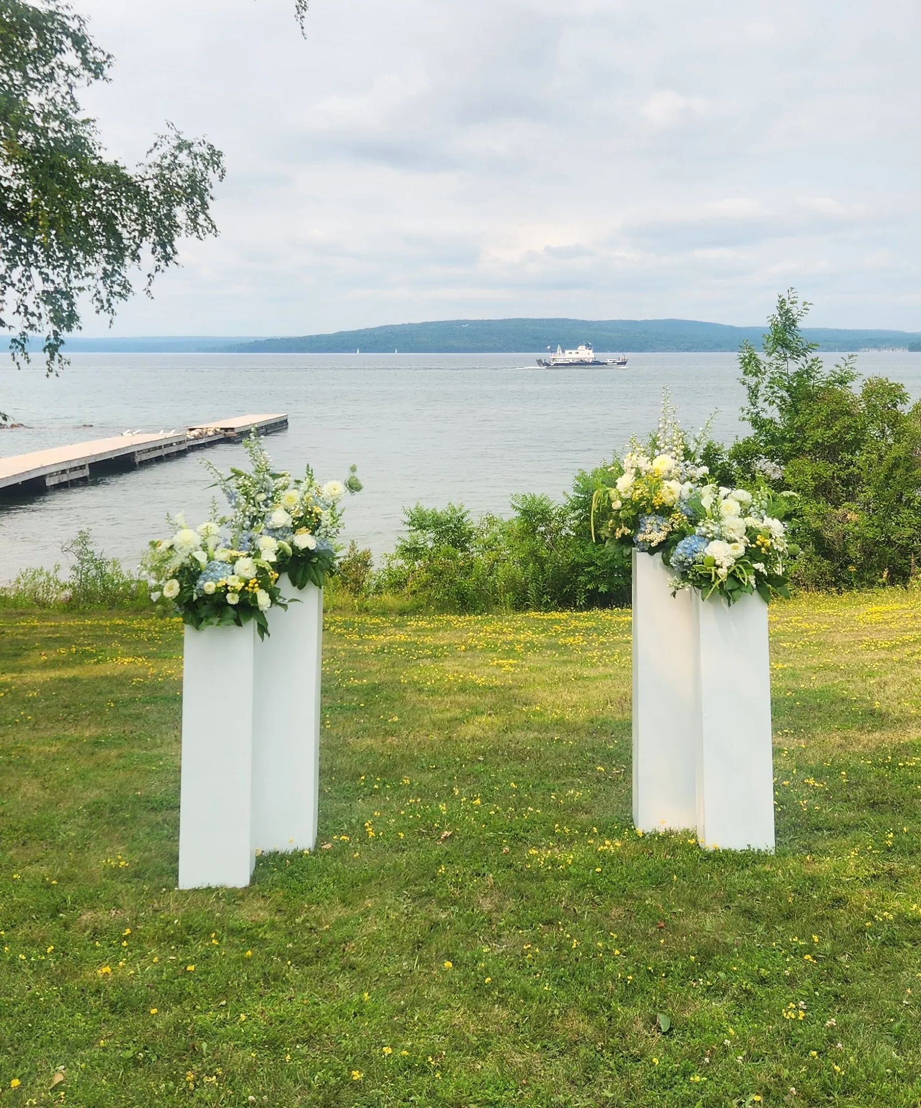WHITE WOOD PEDESTALS