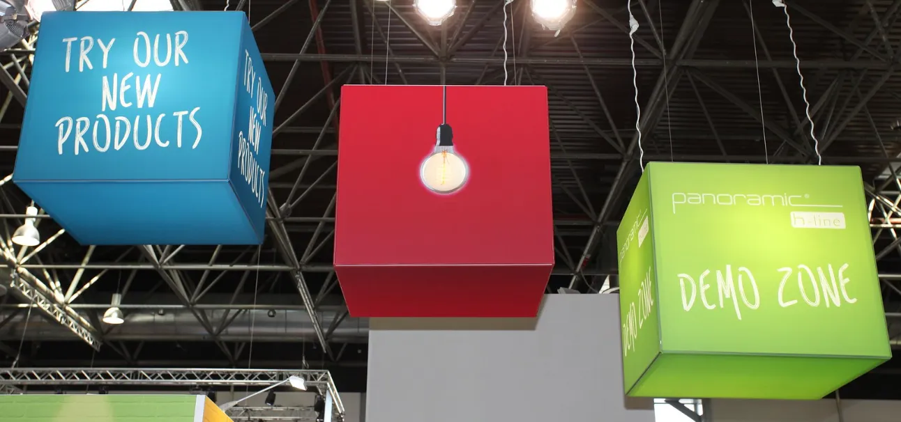 Enseigne haute cube 2m x 2m x 2m