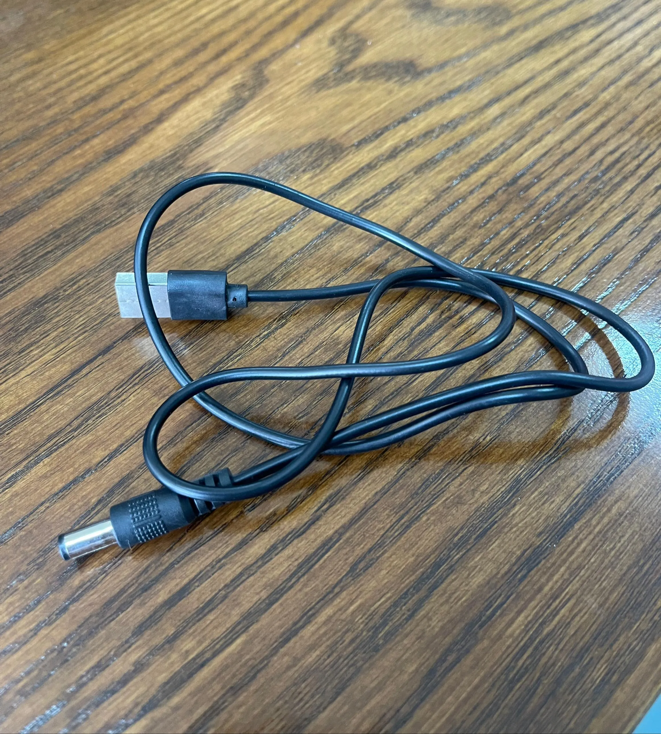 Wire USB (Lantern Layla & Maria)