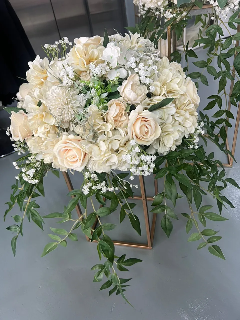 Walkway Flower Cream