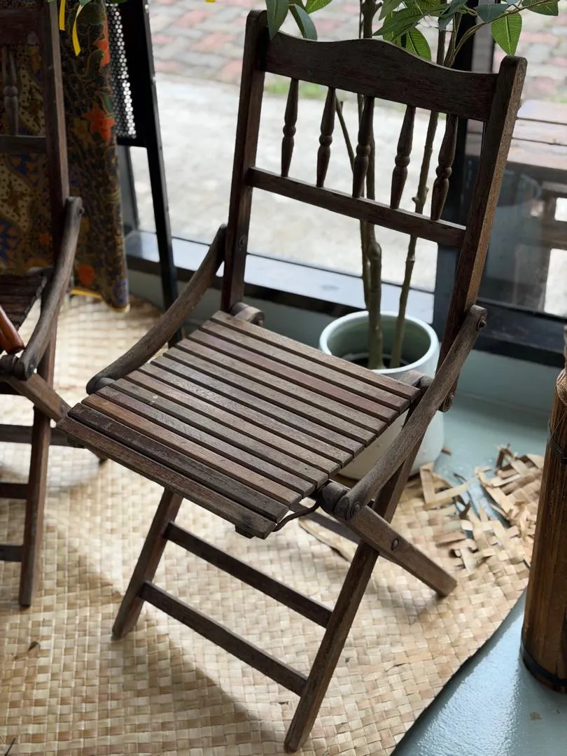 Kerusi Kayu Lipat Mak Tok 