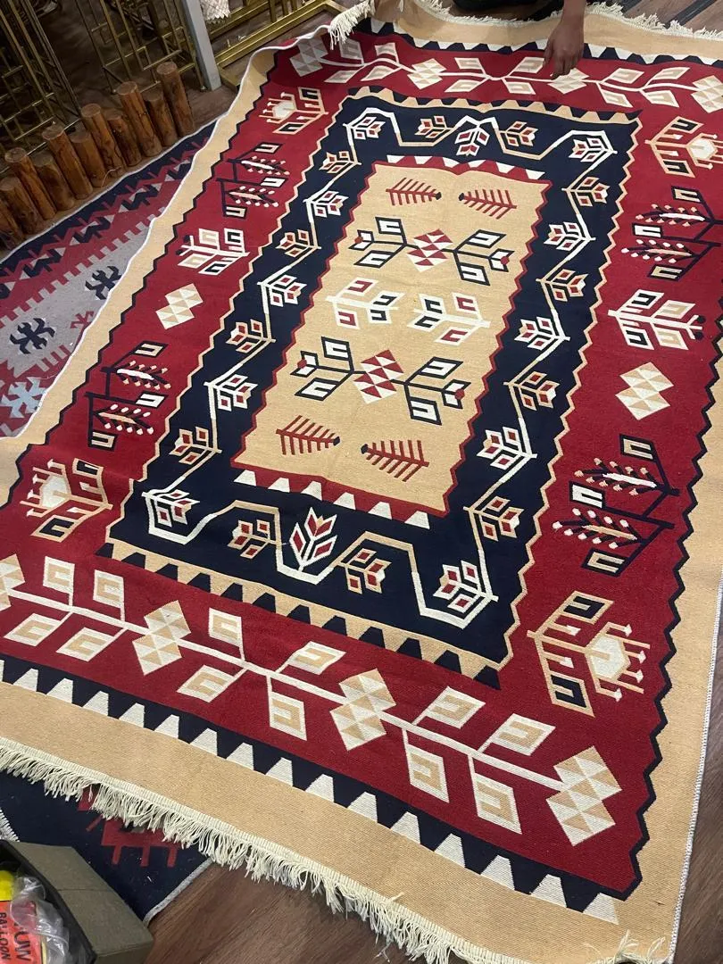 ☺kilim carpet (5ft x 8ft)