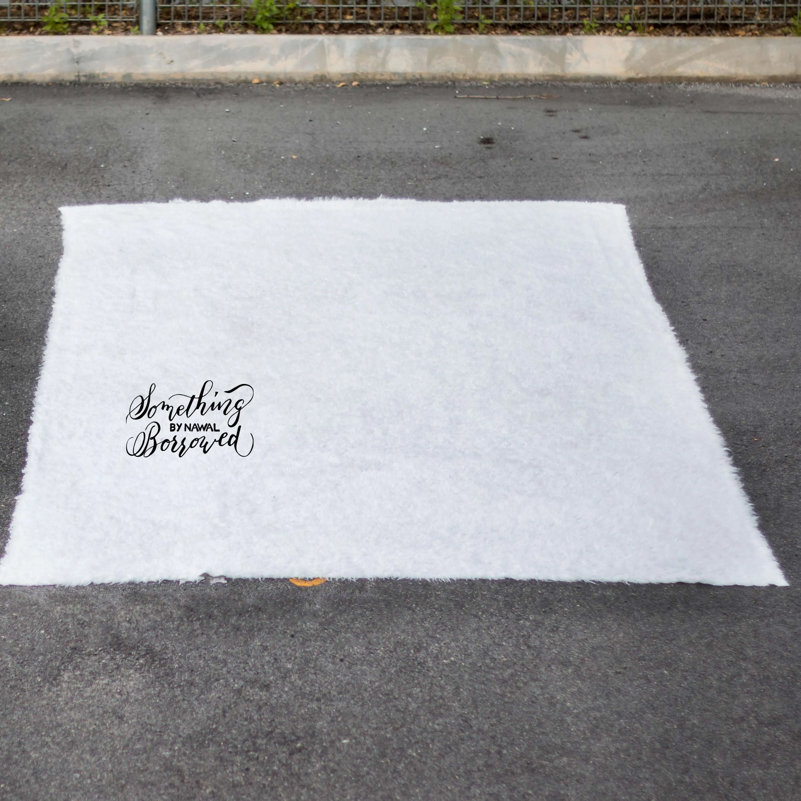 White Carpet Big (5x9)