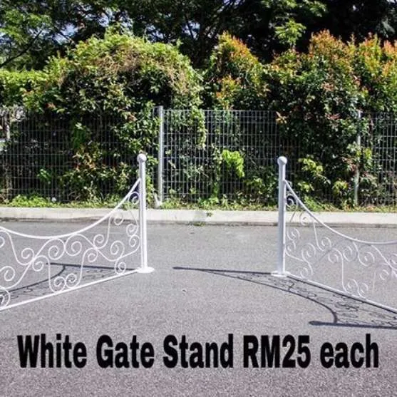 White Gate Stand